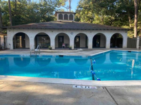 Elegant 2-bedroom pet-friendly villa w 2 parking spaces